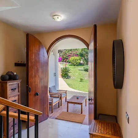 Tranquil 2 Bed With Private Pool + Sea View!