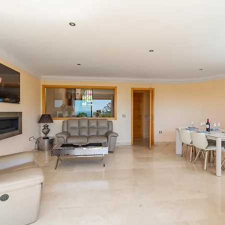 Tranquil 2 Bed With Private Pool + Sea View!