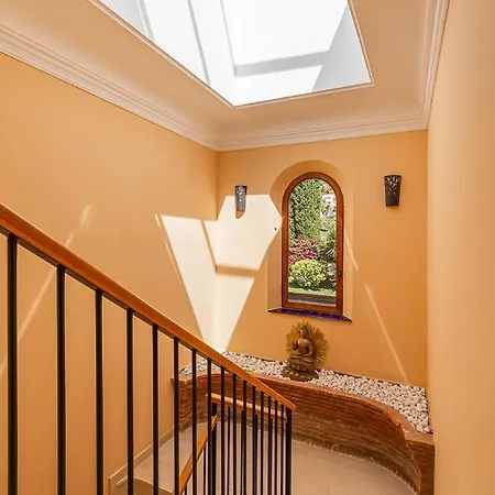 Tranquil 2 Bed With Private Pool + Sea View! *