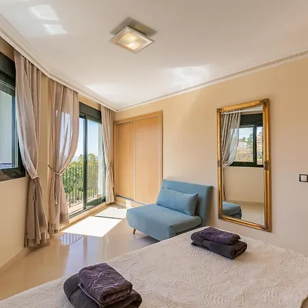 Tranquil 2 Bed With Private Pool + Sea View! *