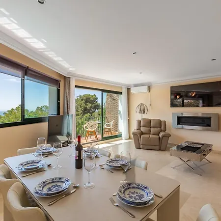 Tranquil 2 Bed With Private Pool + Sea View! *