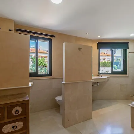 Tranquil 2 Bed With Private Pool + Sea View!